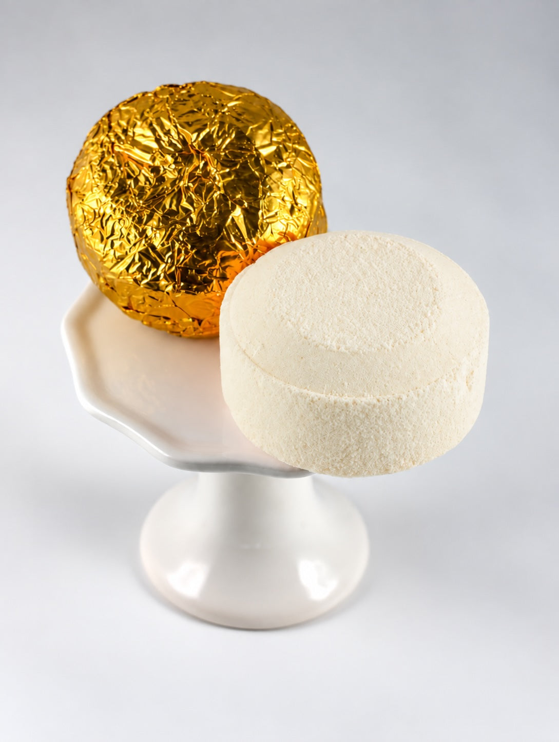 Wrapped and unwrapped shower steamers

