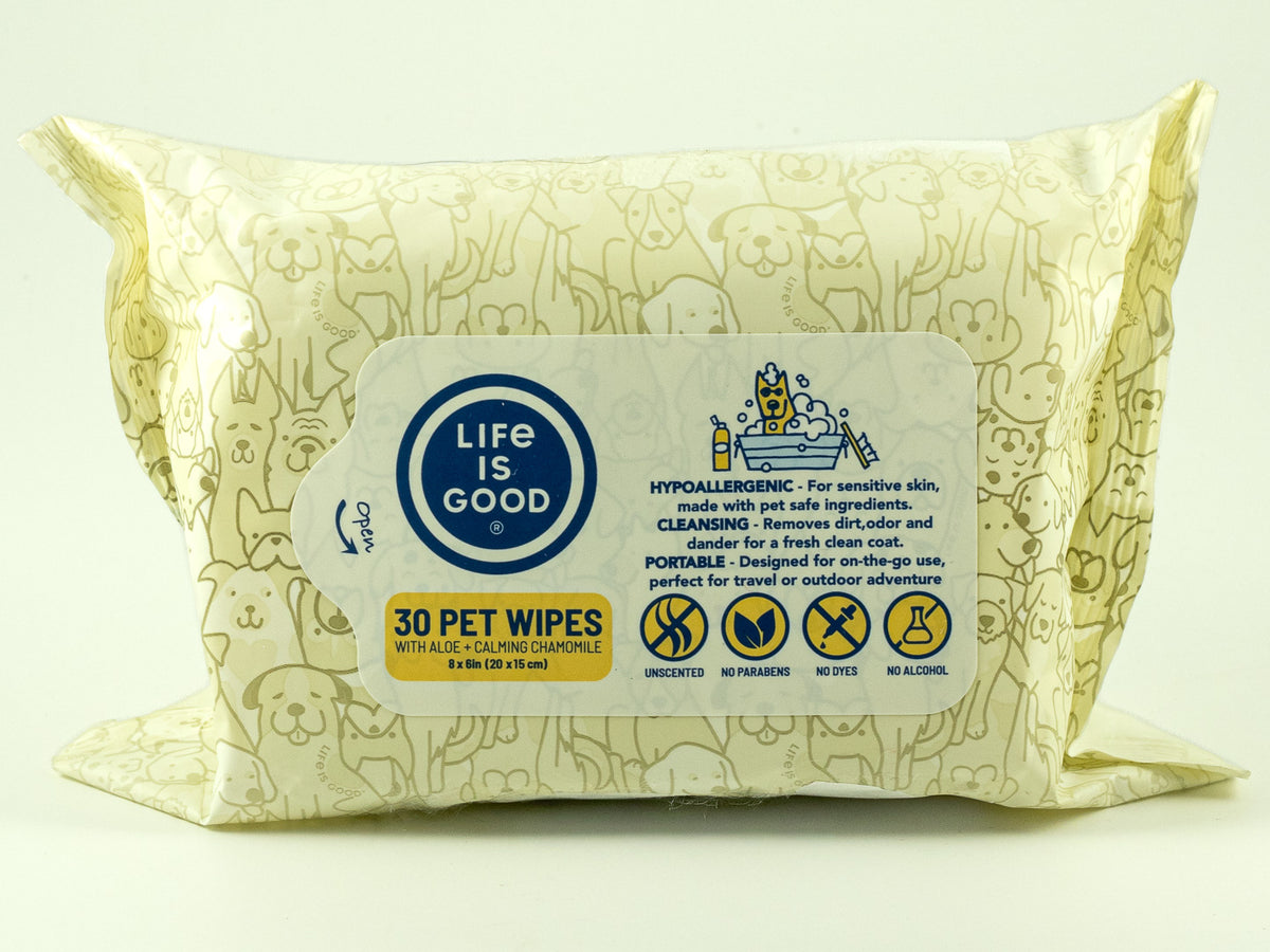 Life is Good hypoallergenic pet wipes with aloe and chamomile for dogs.